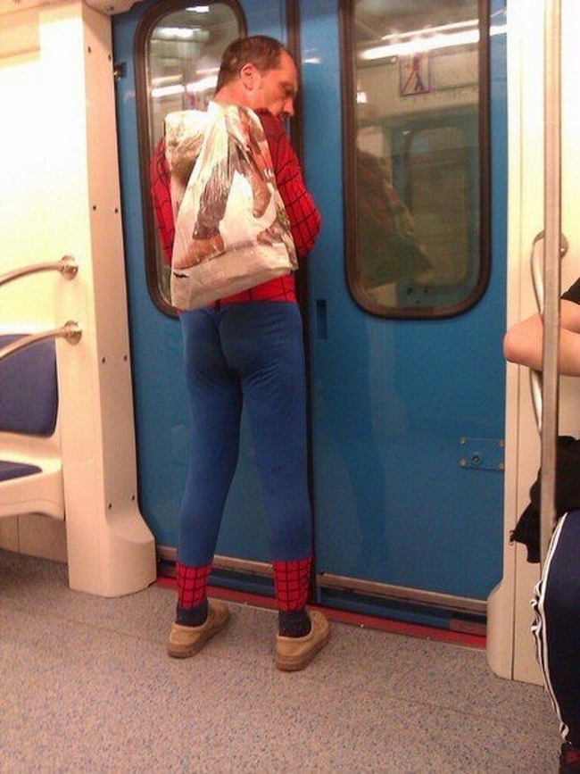 Удивительные модники, которых можно встретить в метро!