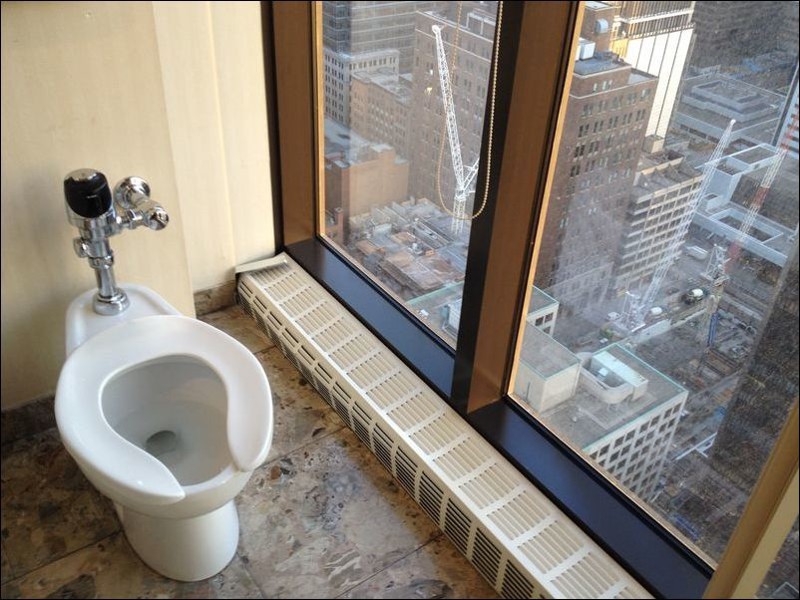 У этих 17-ти туалетов есть огромное преимущество - роскошный вид из окна!