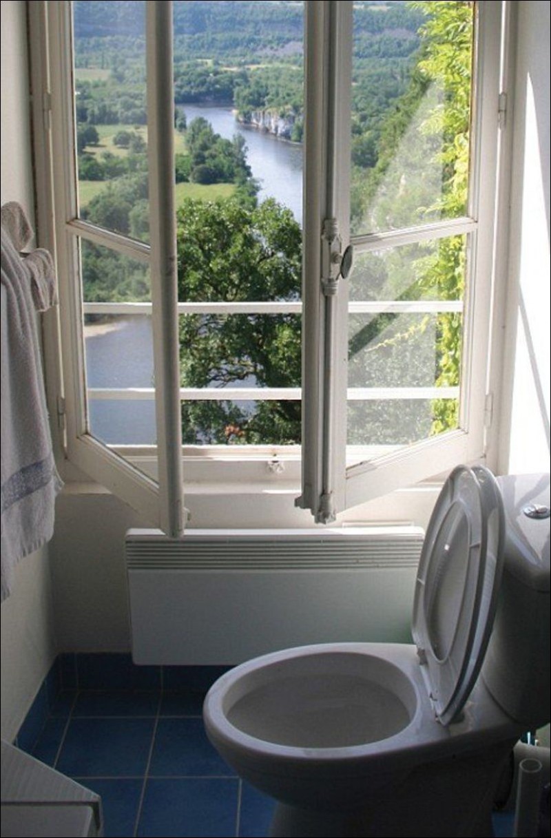У этих 17-ти туалетов есть огромное преимущество - роскошный вид из окна!