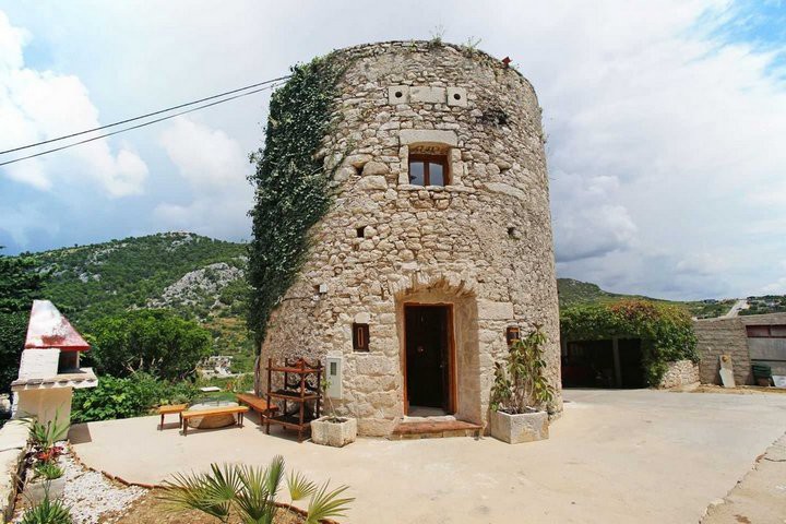 Прекрасный дом в 250-летней башне на острове в Хорватии