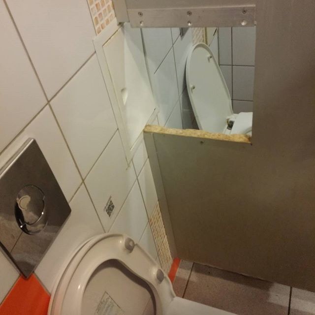 Суровый туалетный юмор настолько суров!