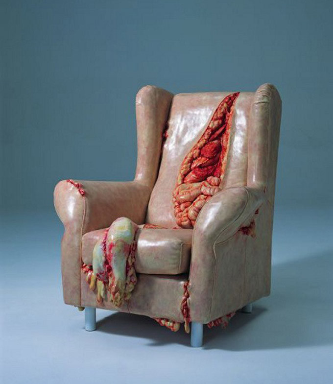 На эти кресла вы не захотите садиться и уж точно не захотите такое в свою гостиную!
