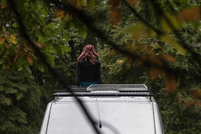 Фотограф сделал из 16-летнего фургона уютный и комфортный дом на колесах