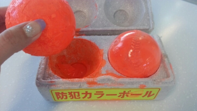 Для чего нужны японским кассирам эти шары?