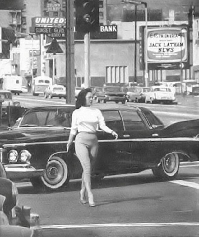 Бюстгальтеры «Пуля» — незаменимая деталь, пользовавшаяся популярностью у девушек  1950-х годов