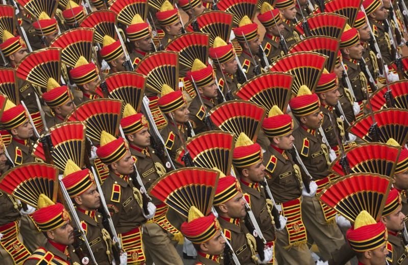 Ну очень пестрые военные парады индийской армии