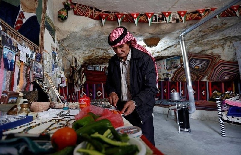 Житель Иордании открыл самый маленький отель в мире 