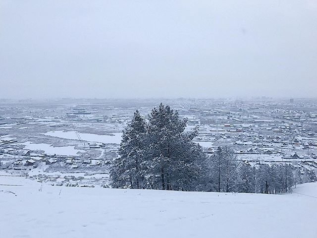 В Якутию пришли 65-градусные морозы: люди окунаются в купели