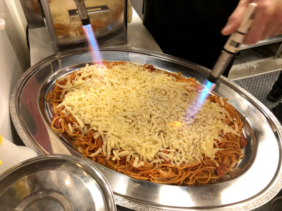 Вызов для настоящих Гаргантюа: а вам слабо съесть в одиночку такую порцию спагетти?