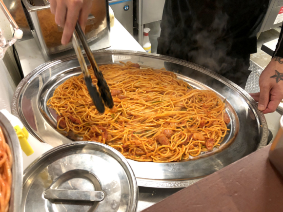 Вызов для настоящих Гаргантюа: а вам слабо съесть в одиночку такую порцию спагетти?