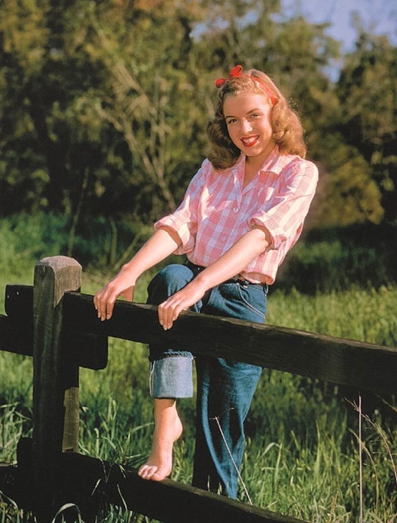 Дебютные фото юной Мэрилин Монро собираются продать с молотка
