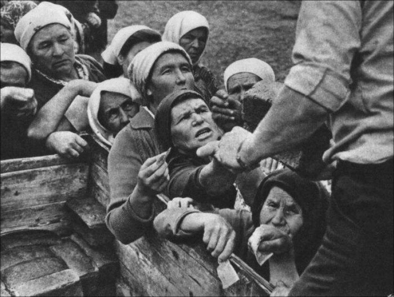 Кто в советских селах съедал по пять буханок хлеба в день