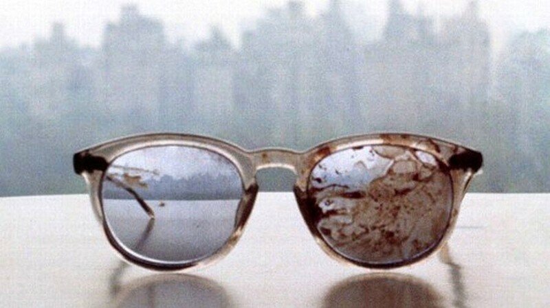 Очки Джона Леннона, которые были на нём в день убийства, 1980 год, Нью–Йорк