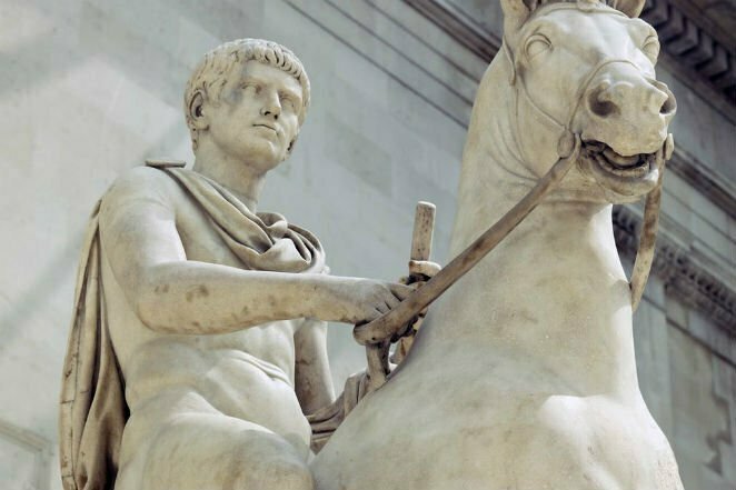 Однажды сенатором Рима стал... конь