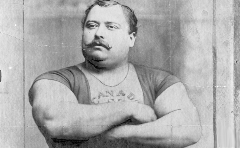 18. Луи Сир (Канада) поднял спиной с подставок платформу весом 1867 кг в 1892 году.