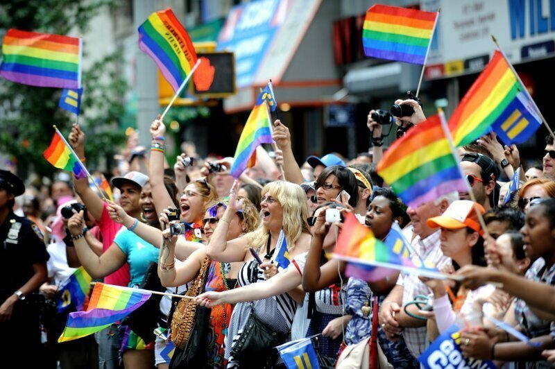 У товарищей из ЛГБТ задумали отобрать радугу