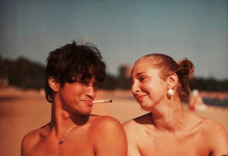 Виктор Цой с женой Марьяной в Крыму, 1984 год