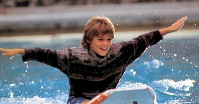 12-летний Джейсон Джеймс Рихтер в роли Джесси в фильме "Освободите Вилли", 1993