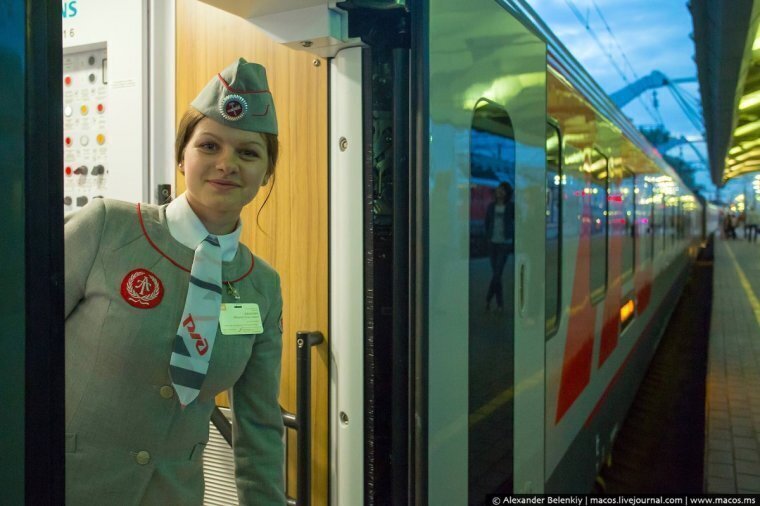 Очаровательные "стюардессы" российских железных дорог