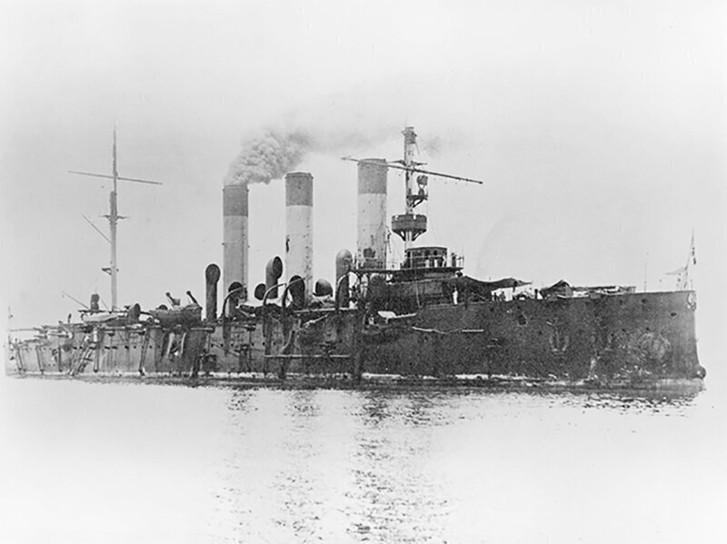 Крейсер "Аврора" после Цусимского сражения, июнь 1905, Филиппины.