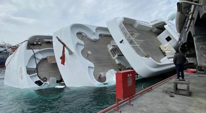 Неудачная швартовка 70-метровой яхты в греческом порту