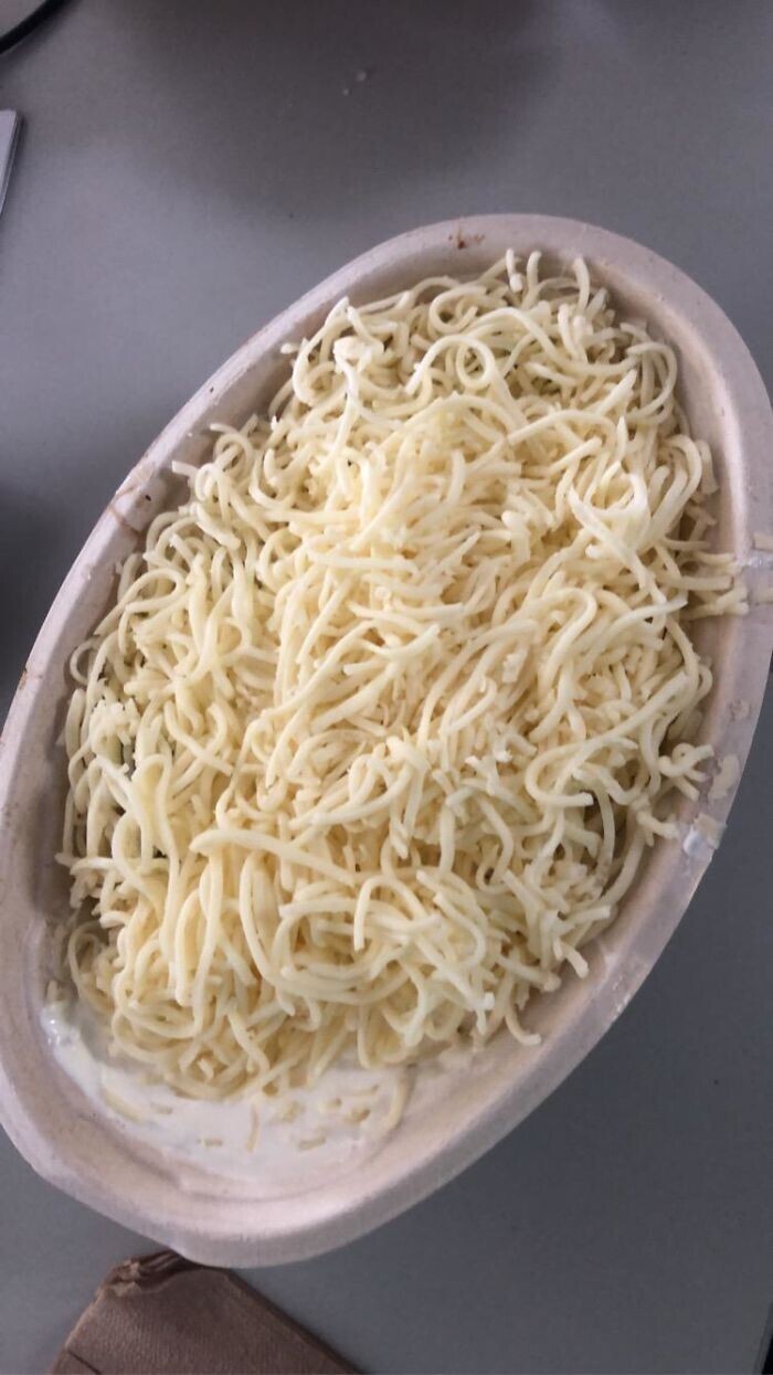 "Это не спагетти. Это дополнительная порция сыра!"