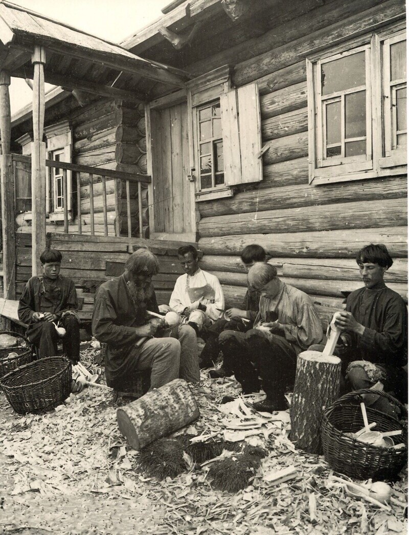 Производство ложек. Россия, 1897 г.
