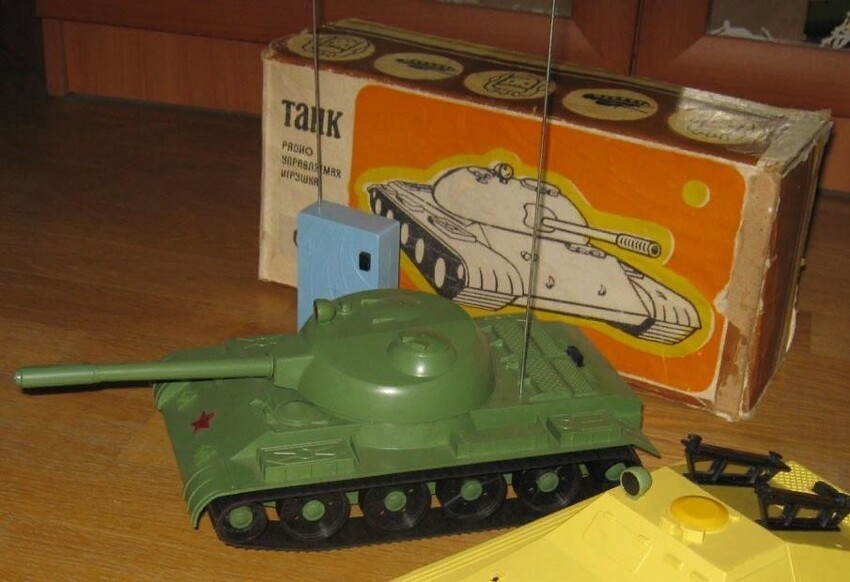 Во что играли советские мальчишки: фото и описание электронных игрушек СССР