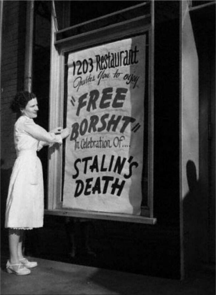 Иммигрантка из Украины празднует смерть Сталина, предлагая всем желающим бесплатный борщ, 1953 год