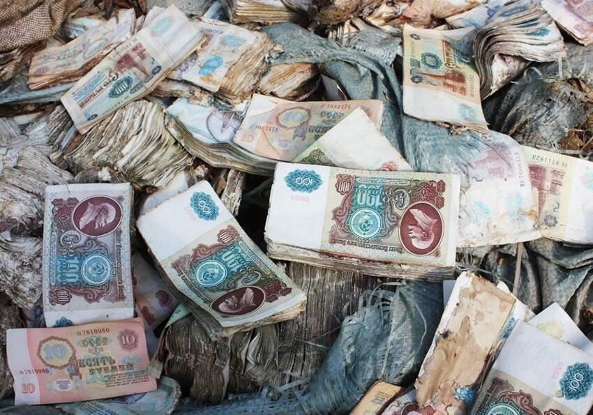 Гиперинфляция: когда банкнотами печи топят