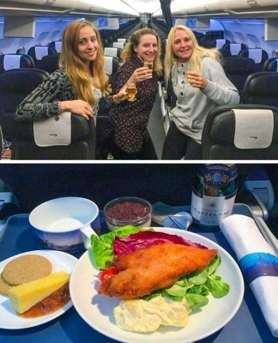 Эти девушки не отказались от полёта, когда задержали рейс. И в результате, они были единственными пассажирками, и им предоставили VIP-обслуживание.