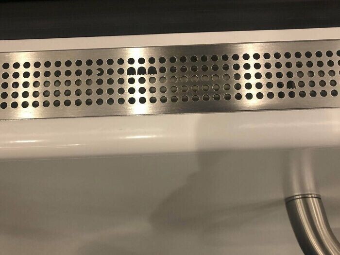 Вентиляция в новых вагонах метро в Стокгольме, если присмотреться, тоже таит небольшой, но милый сюрприз