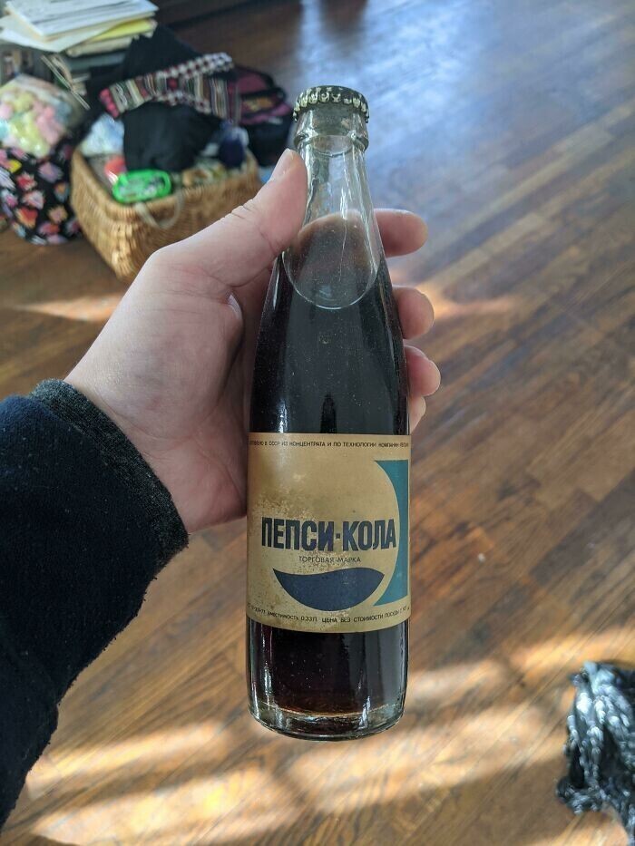 "Нашли старую советскую бутылку с "Пепси-колой". Хочется попробовать, но..."