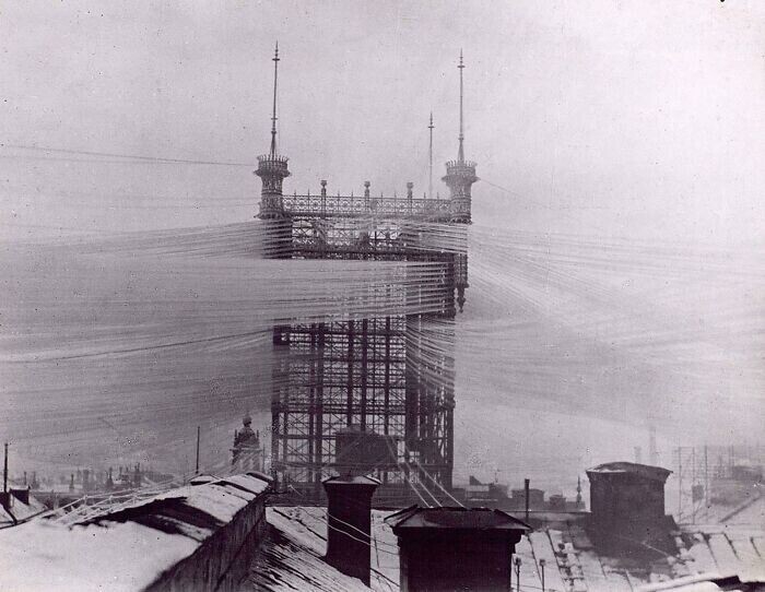 Телефонная башня Стокгольма,от которой отходит около 5500 телефонных линий. Стокгольм, 1890