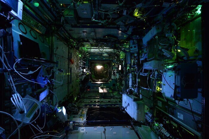 Международная космическая станция ночью