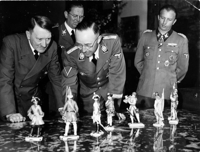 Генрих Гимлер, как и Гитлер очень любил искусство