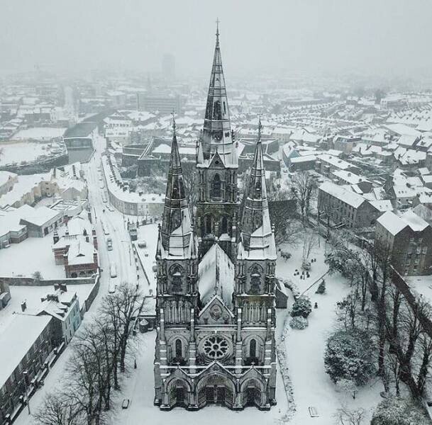 "Ирландский город Корк под снегом"