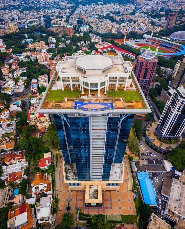 Особняк миллиардера Виджая Малли на крыше небоскреба в Бангалоре, Индия