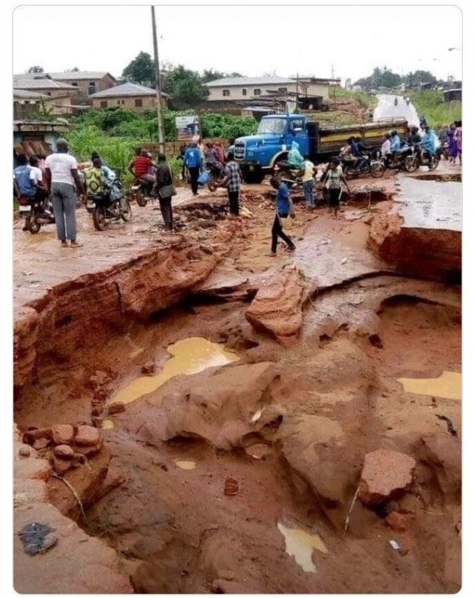 "Это дорога в Акуте, штат Огун, Нигерия. Без комментариев"