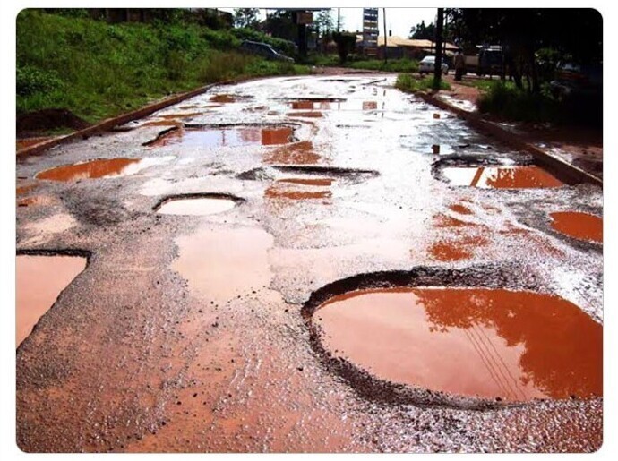 "Познакомьтесь с дорожными ямами в Уганде"