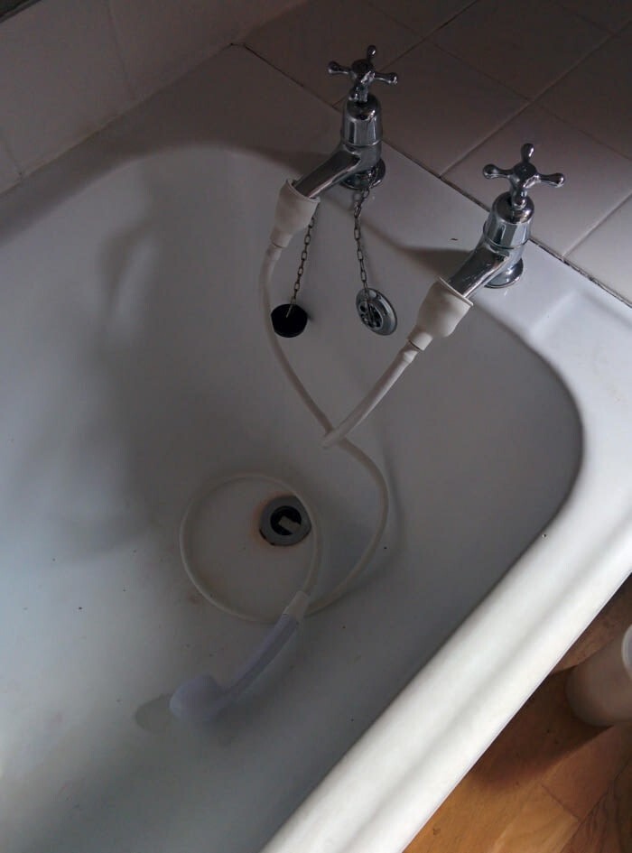 15 неожиданных устройств в ванных комнатах