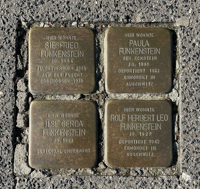 14. "В доме по соседству установлены мемориальные доски в память о бывших жителях, ставших жертвами Холокоста"