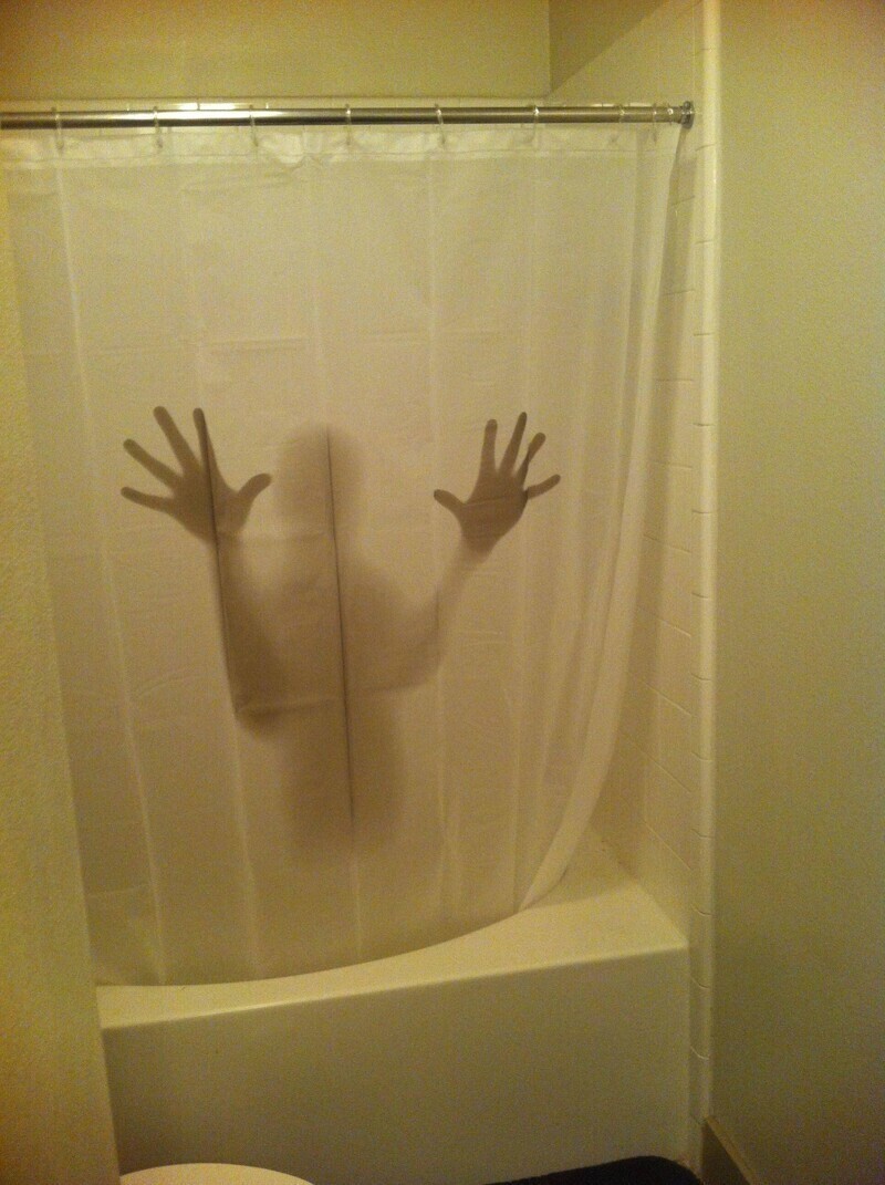 Я решила пошутить над мужем, и купила необычную занавеску для ванной
