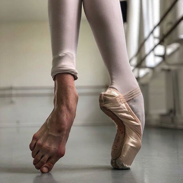 Ах, эти ножки балерин и гимнасток: реальность