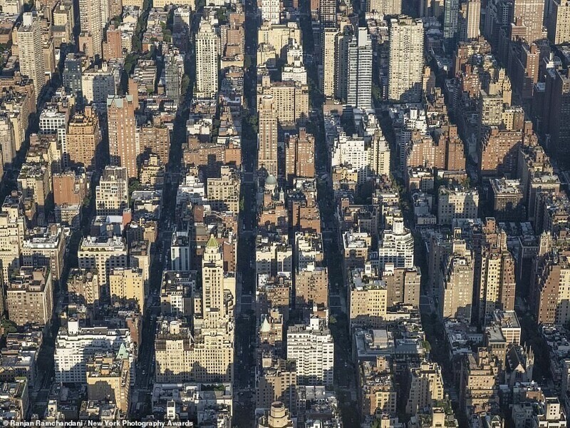 Фотография с самолета, летевшего над Манхэттеном. Фотограф Ranjan Ramchandani