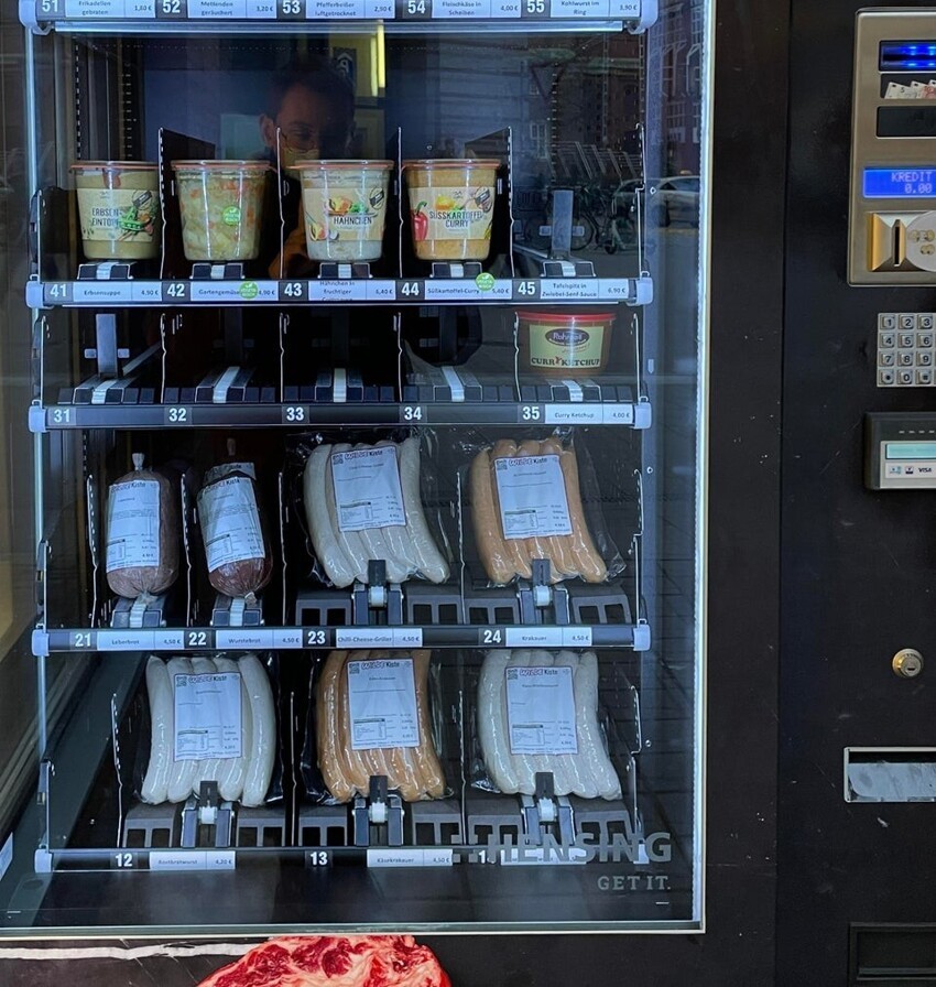 В автоматах Германии продаются сосиски