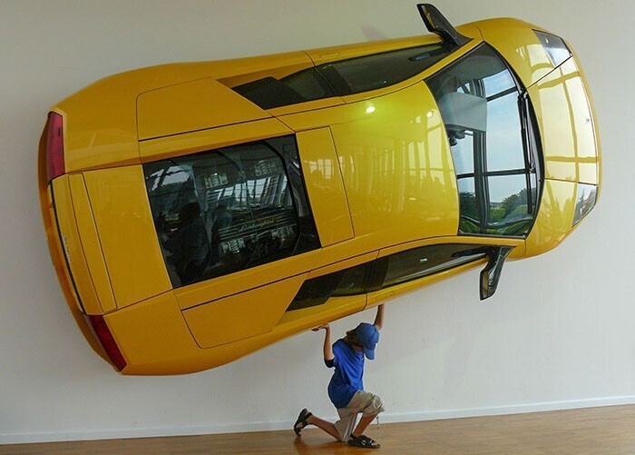 "Мы с отцом побывали в музее Lamborghini и немножко креативно поснимались"