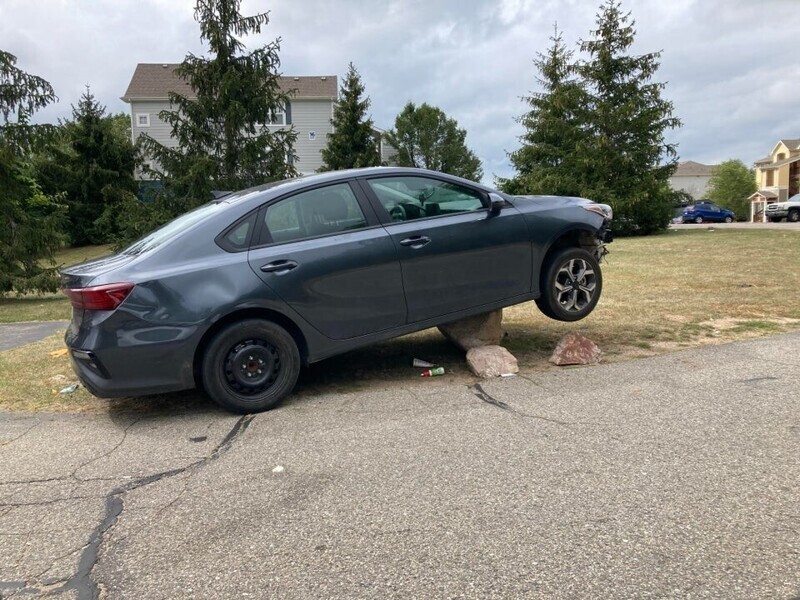 Кто-то забыл как парковаться