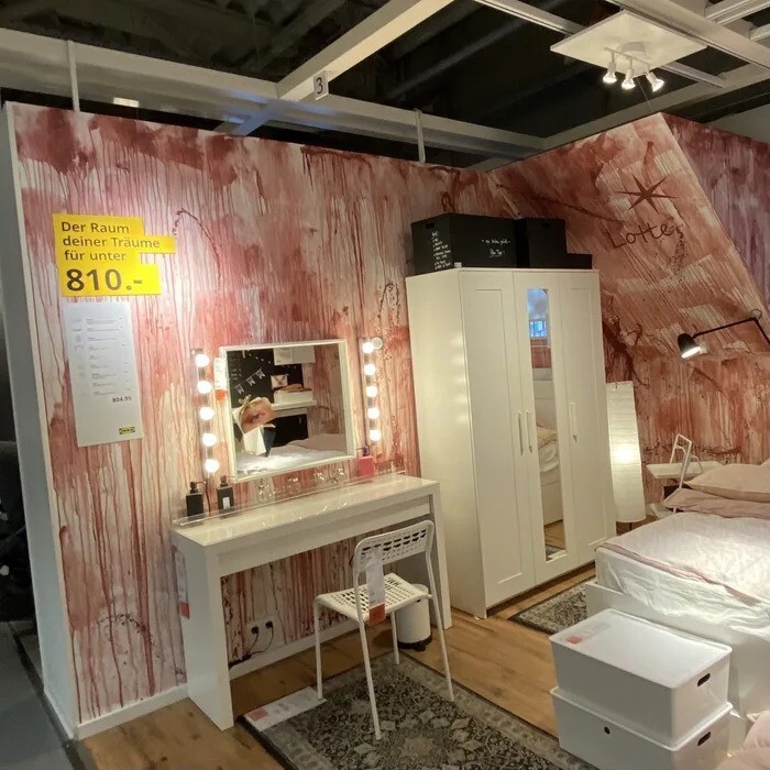 И "кровавый" дизайн комнаты в Икеа
