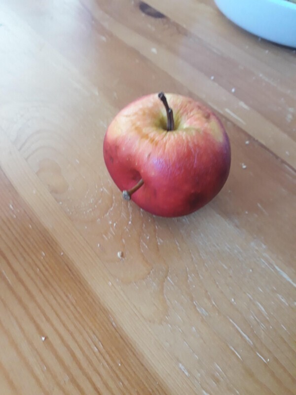 Аномальное яблоко